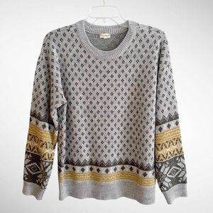 Hem & Thread Patterned Pullover Sweater Crewneck Long Sleeve